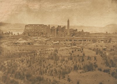 Algemeen uitzicht op de ruïnes van het paleis van Karnak genomen in het oosten - Thebe, 1849-50 door Maxime Du Camp
