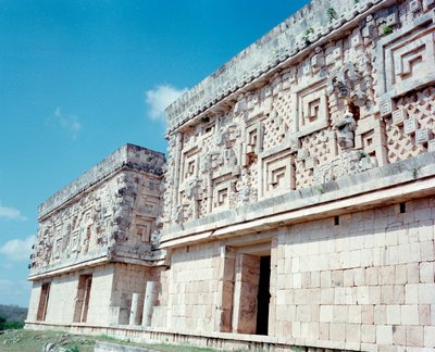 Precolumbiaanse beschaving: zicht op de site van Uxmal door Mayan