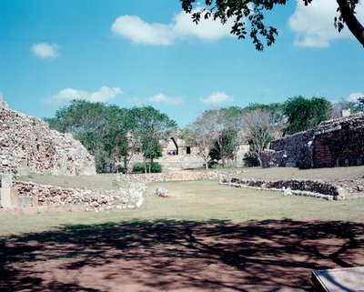 Precolumbiaanse beschaving: uitzicht op de site van Uxmal, oude Maya-hoofdstad, Puuc-stijl. Noord-Yucatán 600-900 AD. Mexico door Mayan