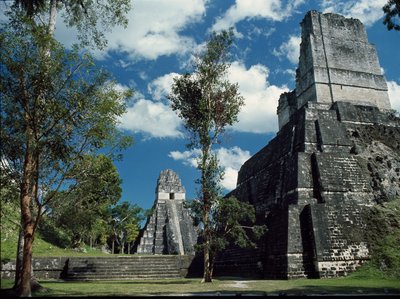 Tikal tempel II of tempel van de maskers, 7e tot 8e eeuw door Mayan