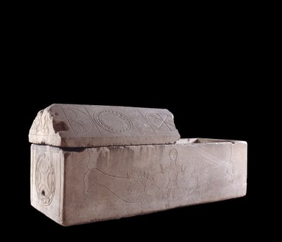 Merovingische kunst: sarcofaag van Charenton op Cher met scènes van het martelaarschap van Daniël in de leeuwenkuil door Merovingian