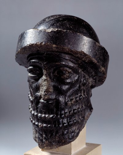 Mesopotamië: hoofd uitgehouwen in dioriet genaamd Hammurabi. Uit Susa door Mesopotamian Mesopotamian