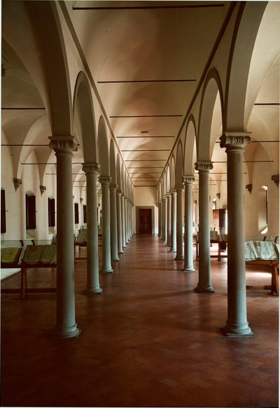 Bibliotheek van het klooster van San Marco (Sint Marcus) in Florence, Italië. Architectuur van Michelozzo di Bartolommeo Michelozzi, bekend als Michelozzo Michelozzi (Florence 1396 - 1472) door Michelozzo di Bartolommeo
