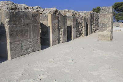 Minoïsch archeologisch terrein van Phaistos. De westelijke magazijnen. door Minoan