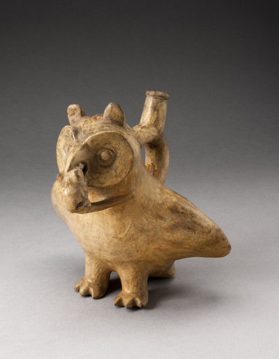 Handvat tuitvat in de vorm van een uil die een muis eet, 100 v.Chr.-A.D. 500 door Moche