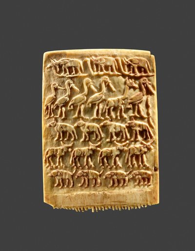 Haarspeld versierd met rijen wilde dieren, ca. 3200-3100 v.Chr. door Naqada Period Egyptian