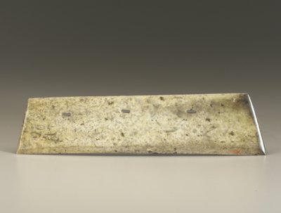 Gespleten beitel (zhang), Qijia Cultuur, ca. 2500-2000 v.Chr. door Neolithic Period Chinese School
