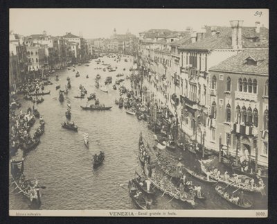 Gondels op het Canal Grande te Venetië door Neue Photographische Gesellschaft