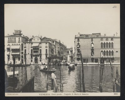 Veerboten naar de Chiesa di Santa Maria del Giglio te Venetië door Neue Photographische Gesellschaft