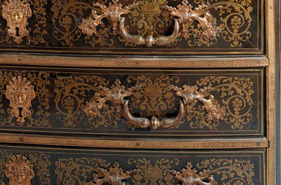 Detail van een Louis XIV commode door Nicholas Sageot