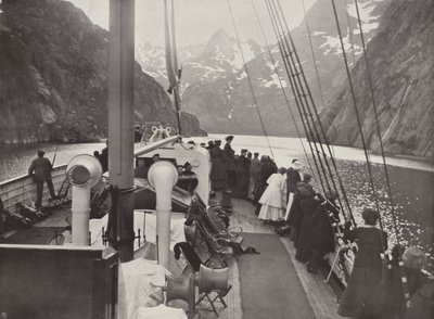 Toeristenstoomboot in Trold Fjord door Norwegian Photographer