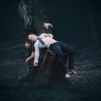 Surrealistische slaap in het bos door Nuno Araujo