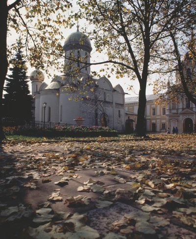 De Drie-eenheid Kathedraal met het Graf van Sint Sergius van Radonezh, 1422 door Old Russian Architecture