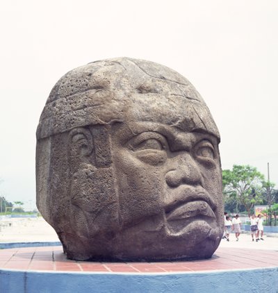 Kolossaal hoofd uit San Lorenzo, Veracruz, Mexico, preklassiek door Olmec