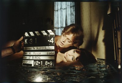 Michael Blodgett en Dolly Read op de set van 