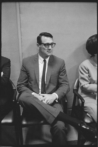 Rock Hudson wacht om prinses Margaret te ontmoeten door Orlando Suero