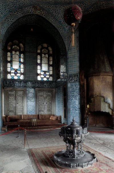 Architectuur, Ottomaanse kunst: Topkapi-paleis (Topkapi Saray) hoofd- en officiële stedelijke residentie van de Ottomaanse sultan van 1465 tot 1853. Paleis gebouwd tussen 1475-1478. Turkije, Istanbul. door Ottoman School