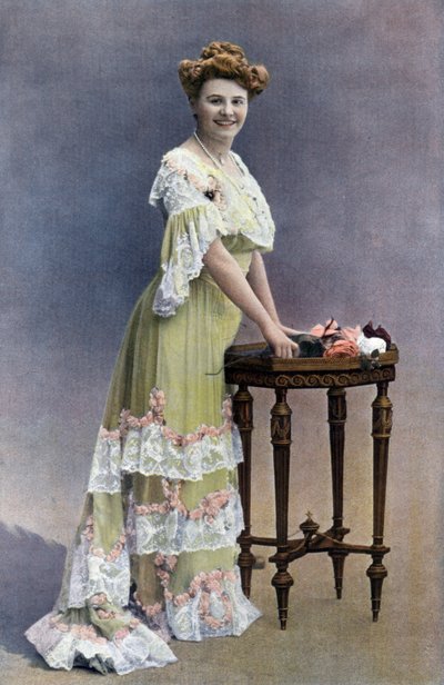Franse komiek Blanche Toutain, foto door Paul Nadar uit de Franse krant "Le Theatre" februari 1905 door Paul Nadar