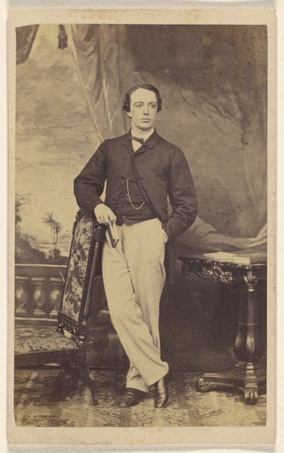 [Ongeïdentificeerde man, staand] door Pearson and Patterson