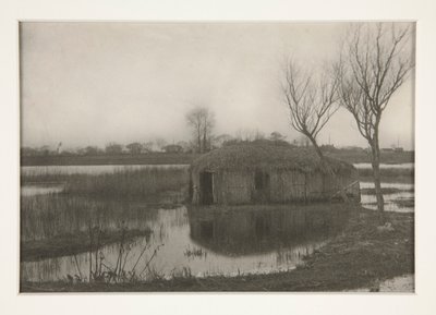 Een Rieten Boothuis, Plaat XXXI uit Leven en Landschap op de Norfolk Borden door Peter Henry Emerson
