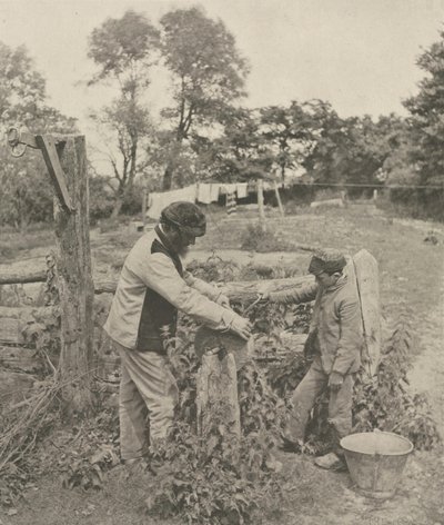 Bij de slijpsteen - Een boerenerf in Suffolk, 1888 door Peter Henry Emerson