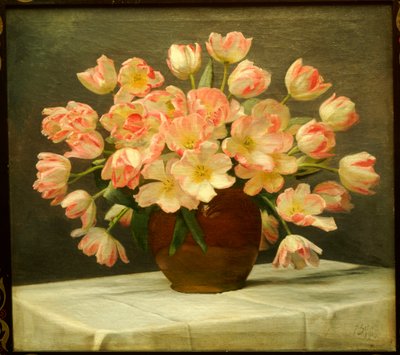 Tulpen in een vaas op een gedrapeerde tafel door Peter Johan Schou
