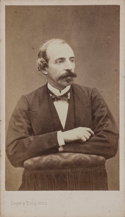 Portret van de componist Émile Jonas door Photo studio Legé and Bergeron.
