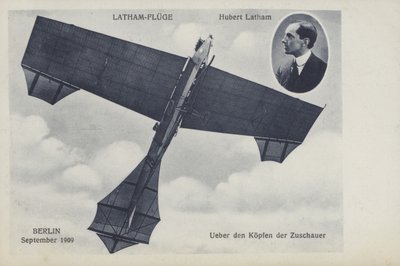 De vlucht van de Franse vliegenier Hubert Latham over Berlijn, september 1909 door Photographer German