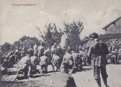 Duitse soldaten die deelnemen aan een openlucht kerkdienst door Photographer German