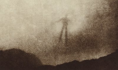Spook van de Brocken in de Harzbergen van Duitsland, voor het eerst gefotografeerd (zw/w foto) door Photographer German