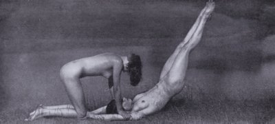 Het mooie lichaam, fysieke cultuur voor vrouwen (zwart-wit foto) door Photographer German