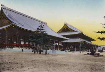 Japan, ca. 1912: Higashi Honganji-tempel, Kyoto; Het is de grootste en duurste tempel in Japan door Photographer Japanese