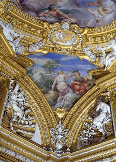 De Sala di Apollo detail van pendentief met de muzen Calliope en Melpomene (detail) door Pietro da Cortona