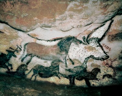 Stier, met hert en paard, Boven-Paleolithicum, uit de grot van Lascaux, Frankrijk, ca. 17.000-15.000 v.Chr. door Prehistoric Prehistoric