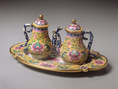 Paar miniatuurkannen en dienblad, Qianlong-periode (1736-95) door Qing Dynasty Chinese School