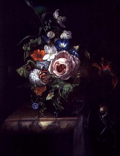 Rozen en andere bloemen in een glazen kom door Rachel Ruysch