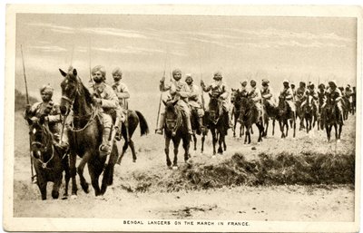 Bengal Lancers op mars in Frankrijk, 1914-15 (sepia foto) door Raphael Tuck and Sons