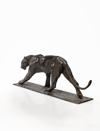 Panter lopend, achterpoot opgetild, c.1904 (gepatineerd brons) door Rembrandt Bugatti