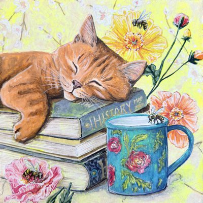 Slapende kat tussen de boeken door Renee Machan Cottagecore Artist