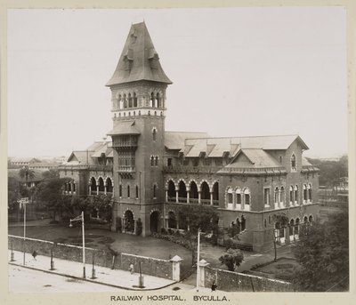 Byculla Railway Hospital, India, ca. 1930 door John Pardon