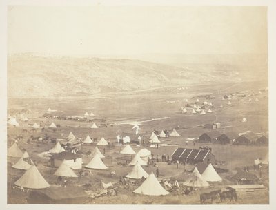 Cavaleriekampement, kijkend in de richting van Kadikoi door Roger Fenton