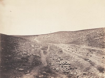 De vallei van de schaduw des doods door Roger Fenton