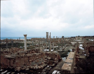 Archeologische site en Romeins theater, 2e-3e eeuw door Roman