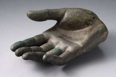 Hand door Roman