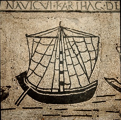 Romeinse kunst: vrachtschip. Mozaïek van de 3e eeuw n.Chr. Ostia, Piazzale delle Corporazioni. Italië - Romeinse kunst: een schip geladen met goederen. Vloermozaïek. 3e eeuw v.Chr. Piazzale delle Corporazioni, Ostia, Italië door Roman