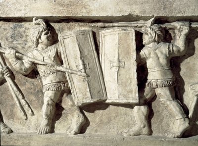 Romeinse kunst: laag reliëf dat een gladiatorengevecht voorstelt. 1e eeuw n.Chr. Rome, Museo della Civilta Romana door Roman