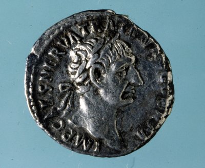 Zilveren munt met de beeltenis van de Romeinse keizer Nerva (26-98) door Roman