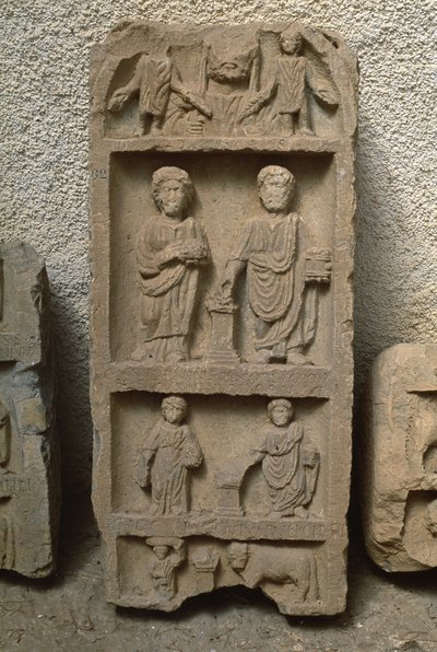 Stèle met menselijke figuren, Hoge Keizerlijke Periode (27 v.Chr.-395 n.Chr.) door Roman Imperial Period