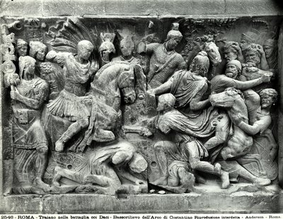 Detail van de grote Trajanus fries in de Boog van Constantijn, Romeins Forum (marmer) door Roman Roman
