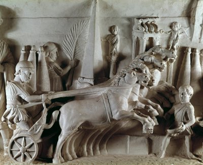Romeinse kunst: gebeeldhouwd reliëf dat een quadriga voorstelt, wagen getrokken door vier paarden. Museum van Romeinse Oudheden, Rome door Roman Roman